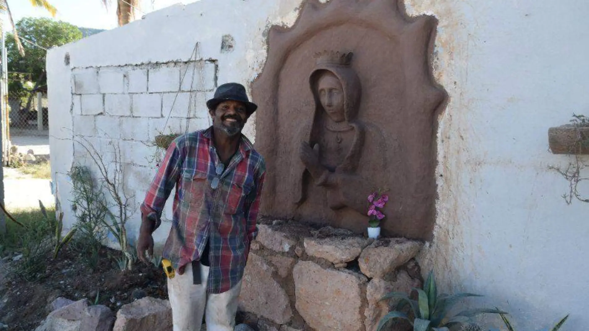 escultura de la virgen La Paz 1